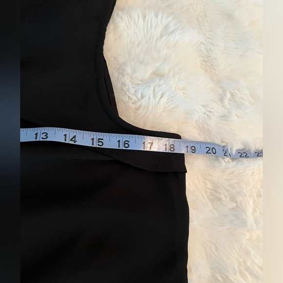 Venus Keyhole Sleeveless Top Black Large - Picture 5 of 6